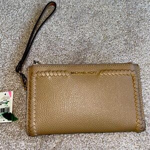 New Michael Kors Wristlet